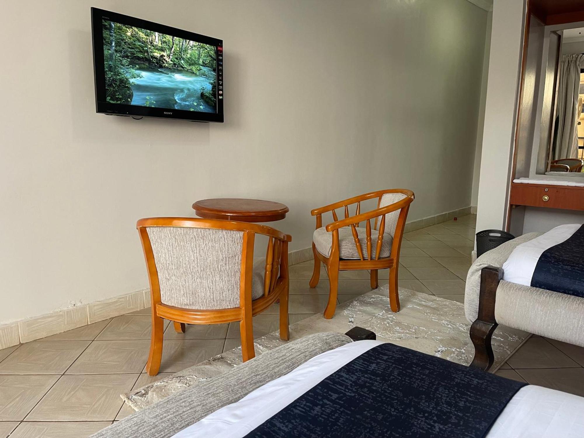 Iman Hotel Isiolo Exterior photo