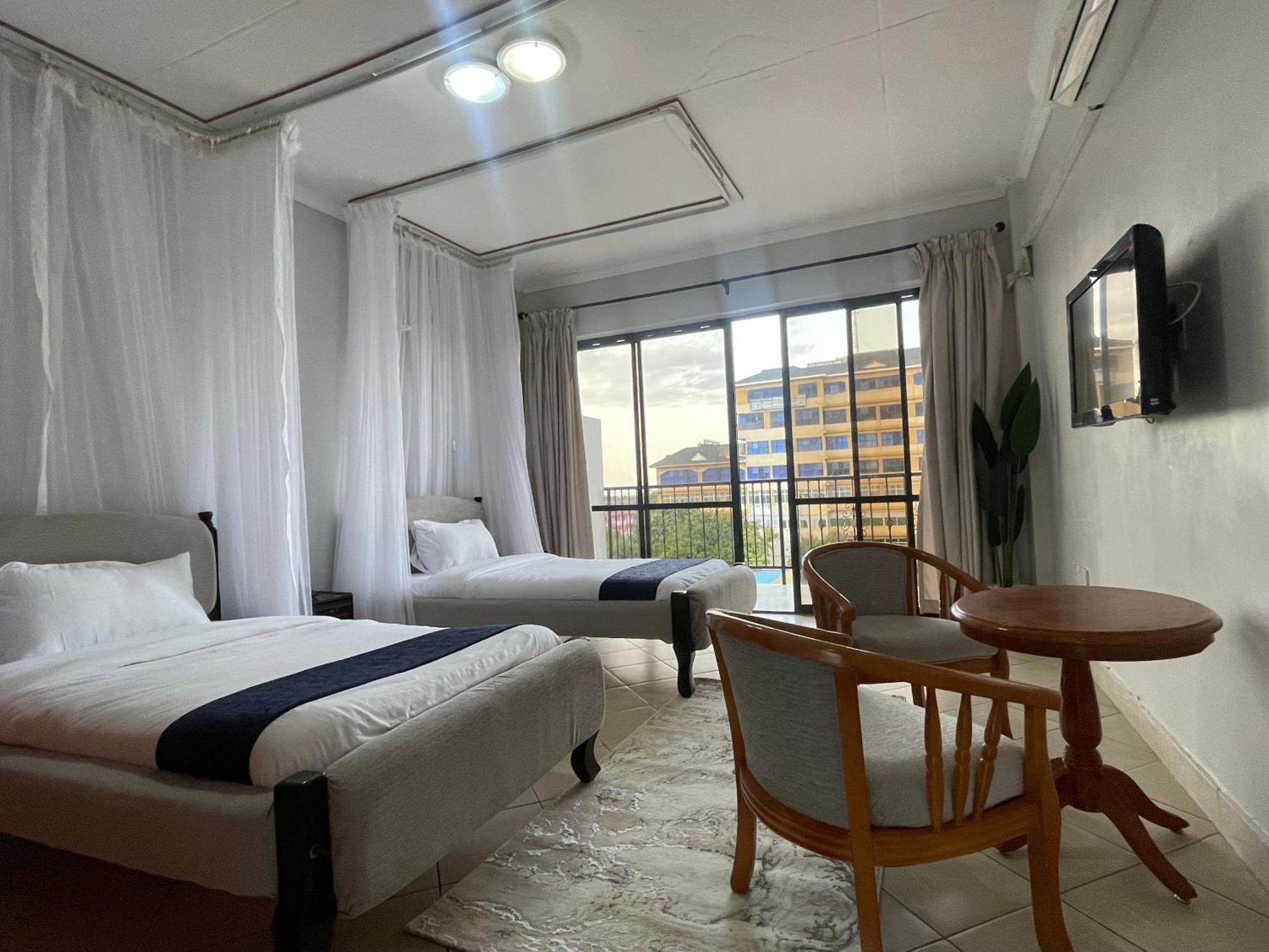 Iman Hotel Isiolo Exterior photo