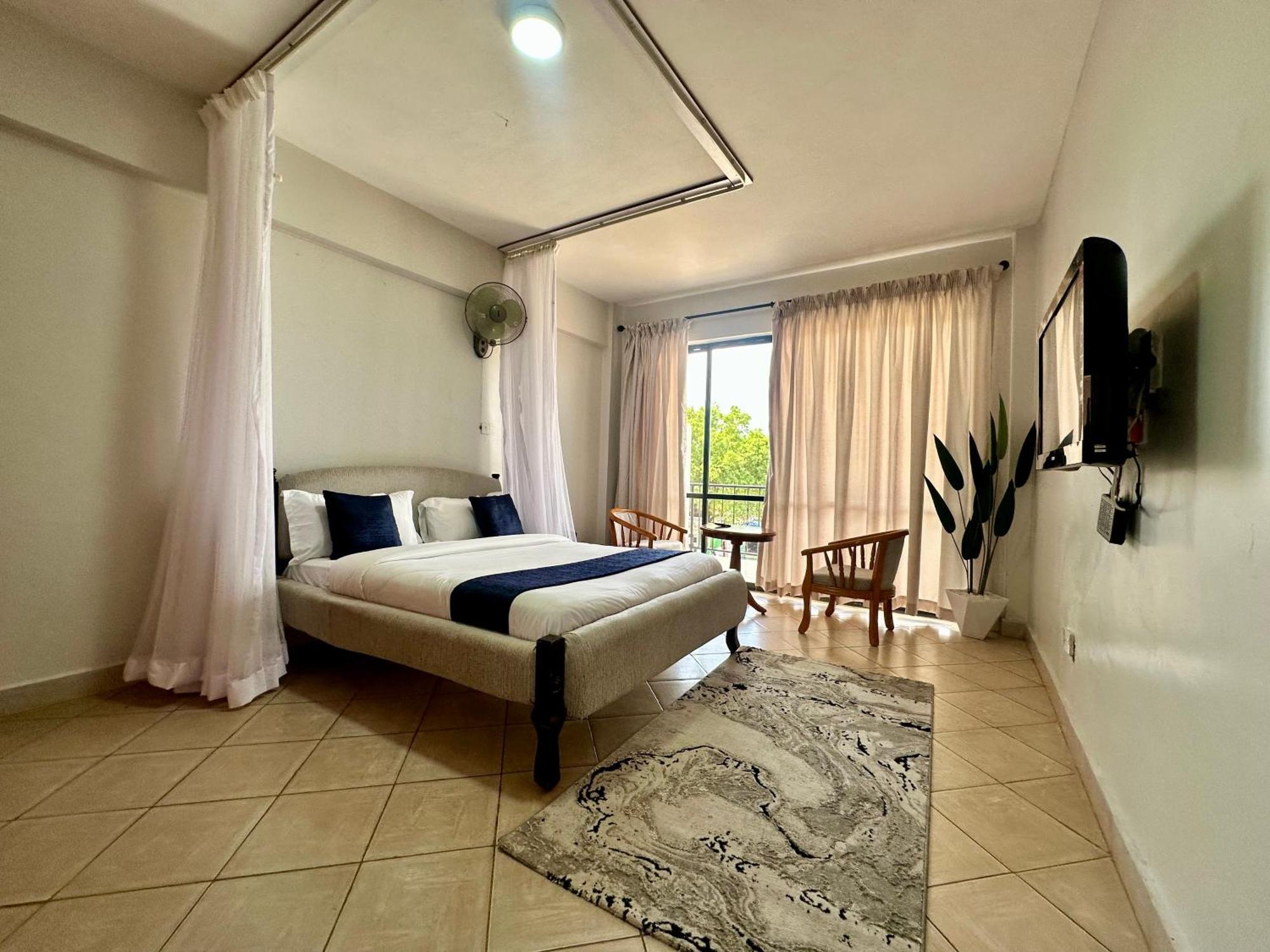 Iman Hotel Isiolo Exterior photo