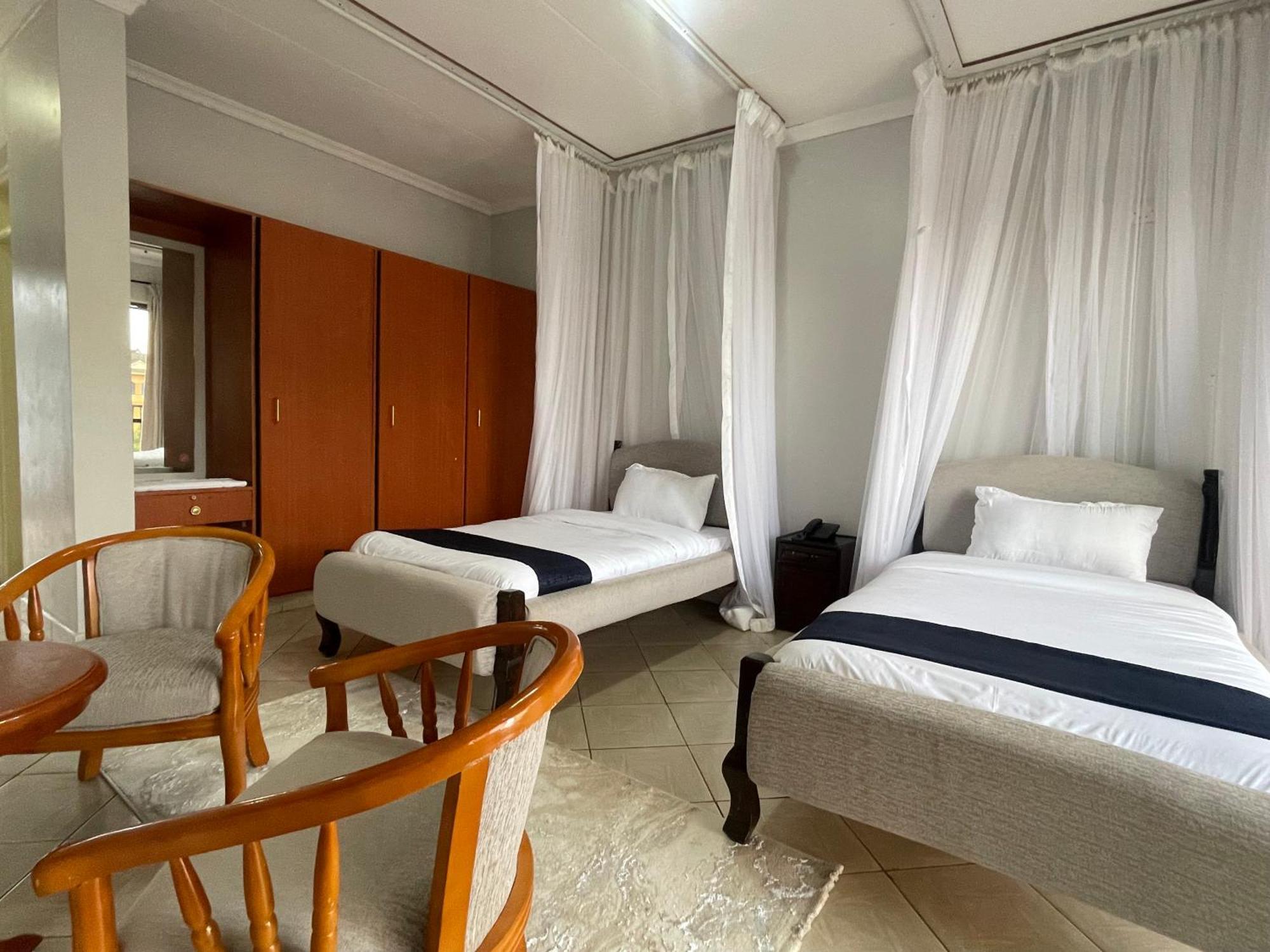 Iman Hotel Isiolo Exterior photo