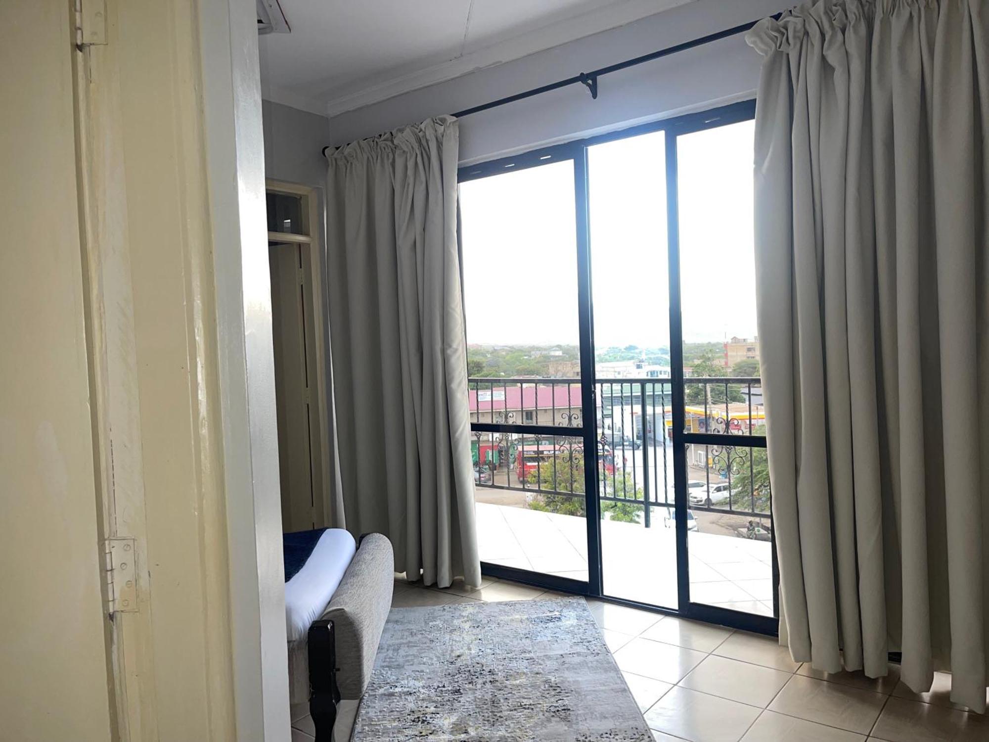Iman Hotel Isiolo Exterior photo